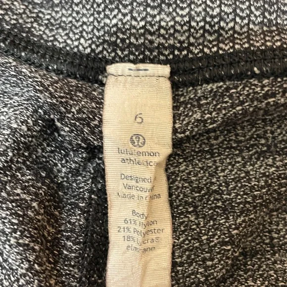 Lululemon Marbled Gray Leggings Size 6. - Picture 5 of 6